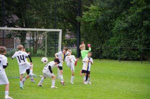 JO10-1 beleeft internationale krachtmeting tegen FC Gießen 1