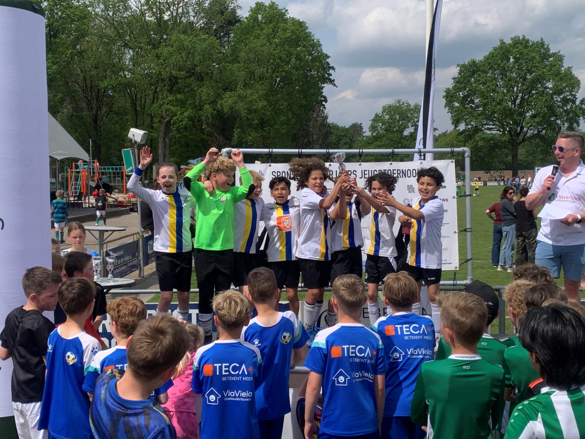 JO10-1 verovert voorjaarstoernooi met sprankelend voetbal