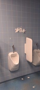 Laat de kleedkamers netjes achter! 1